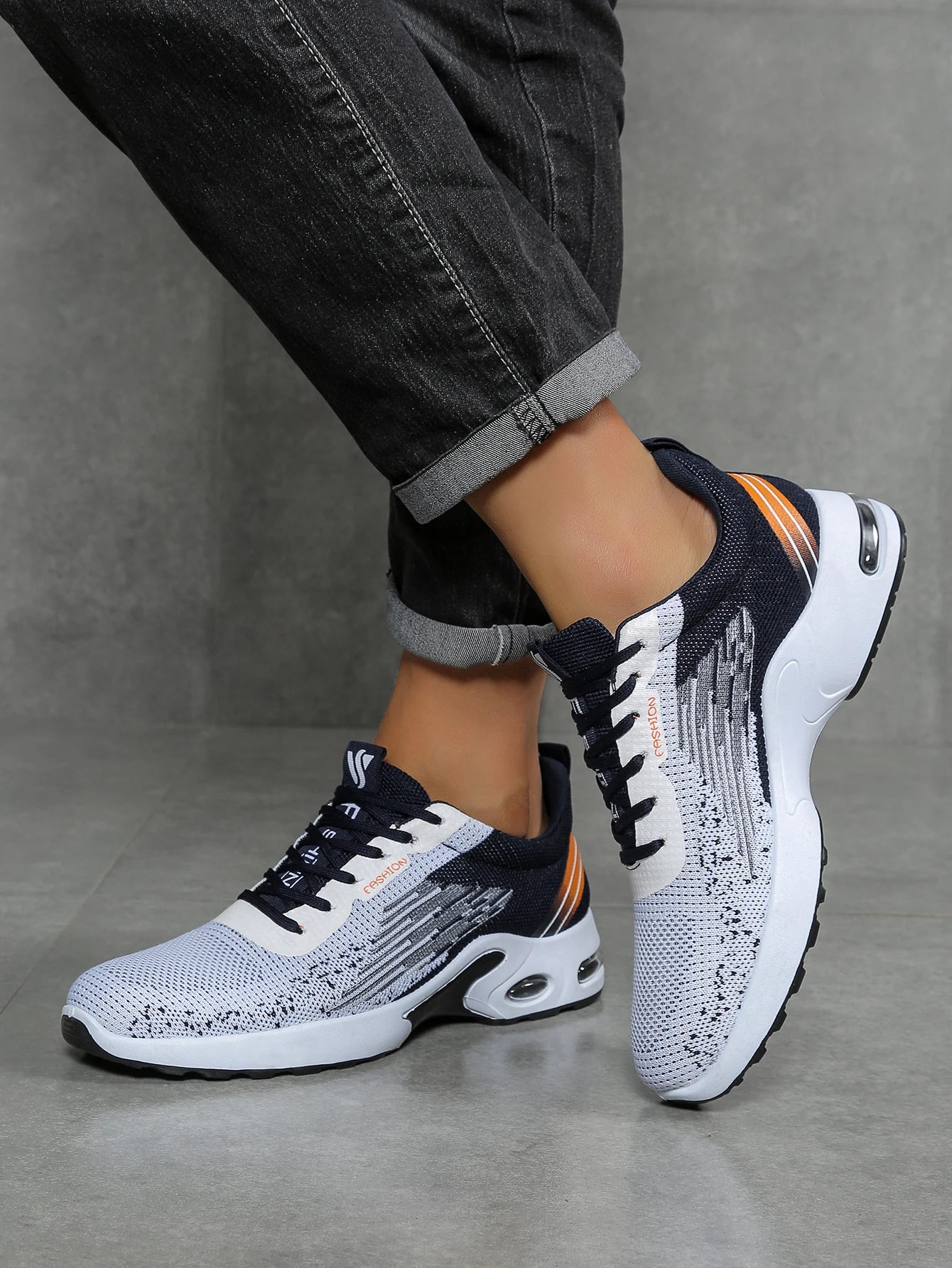 Men’s Fashionable Breathable Mesh Casual Sports Shoes
